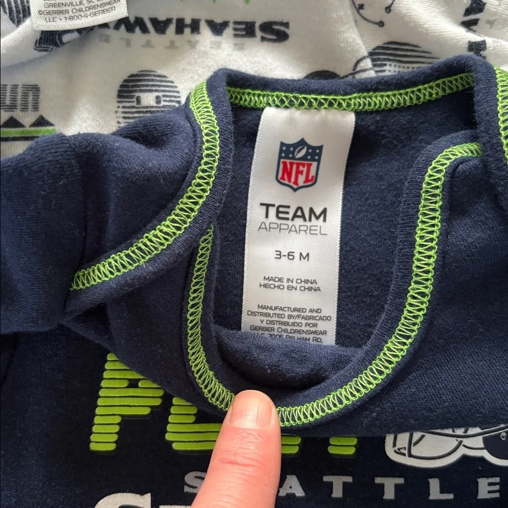 Bundle of 4 Baby 3-6 Months NFL Seattle Seahawks Gear (Price Firm) - Picture 5 of 7